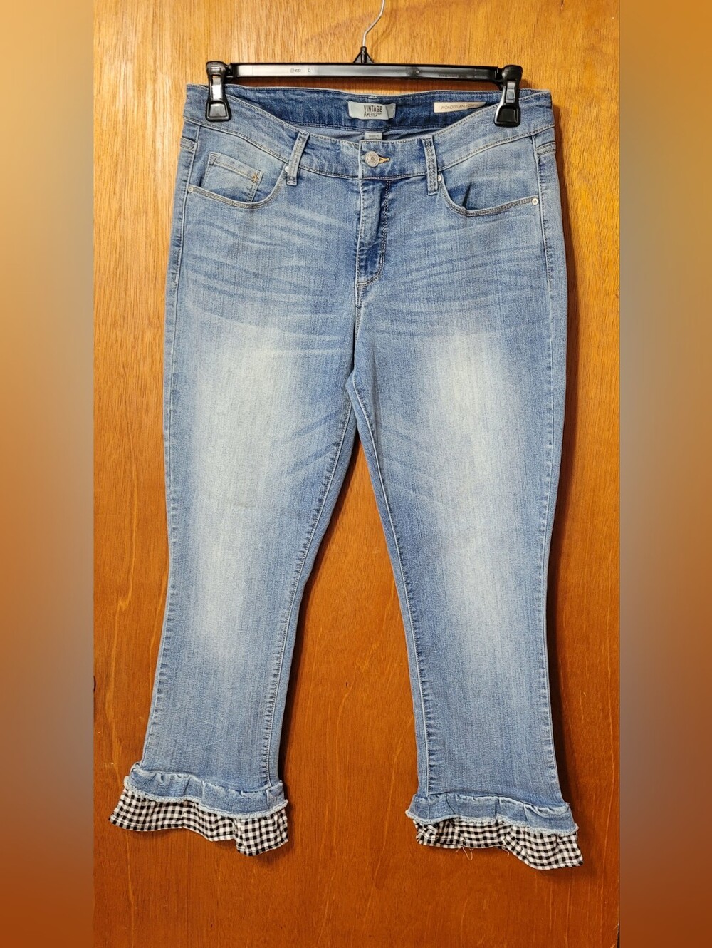 Vintage American Blues Ruffle-Hem Wonderland Capri Jeans Size 12/31 (1763)